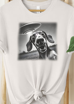 Dachshund Doxie Wiener Dog Weenie UFO Selfie T-Shirt