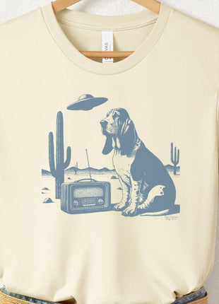 Basset Hound Vintage Radio T-Shirt