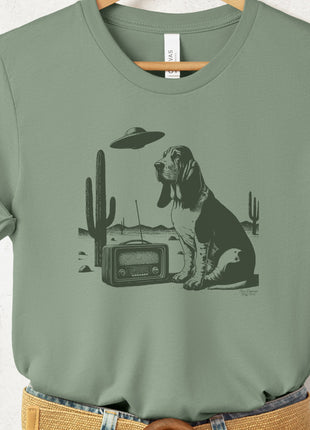 Basset Hound Vintage Radio T-Shirt