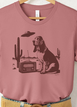 Basset Hound Vintage Radio T-Shirt