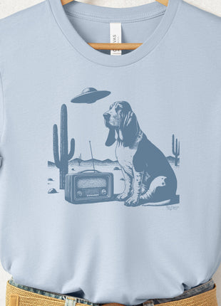 Basset Hound Vintage Radio T-Shirt