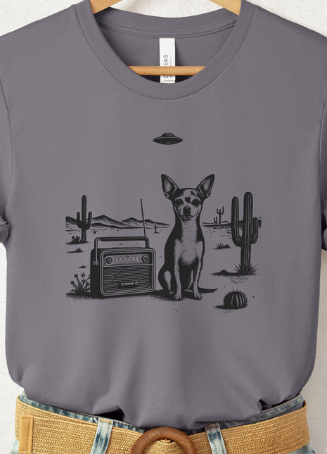 Chihuahua Vintage Radio T-Shirt