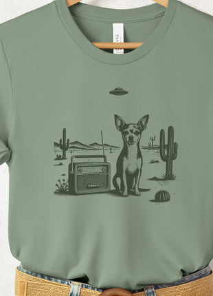 Chihuahua Vintage Radio T-Shirt