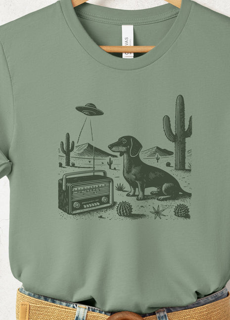 Dachshund Vintage Radio T-Shirt