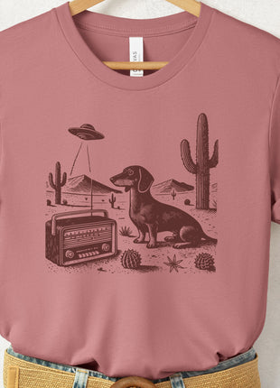 Dachshund Vintage Radio T-Shirt