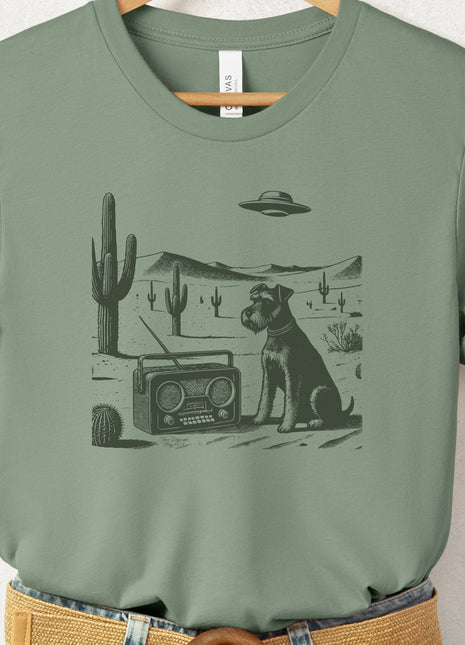 Schnauzer Vintage Radio T-Shirt