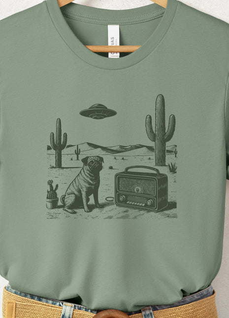 Pug Vintage Radio T-Shirt
