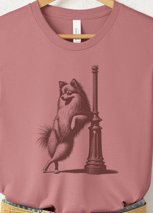 Pomeranian Lamppost Leaning T-Shirt