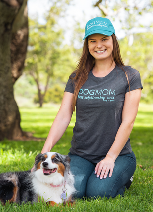 T-shirt: Dog Mom