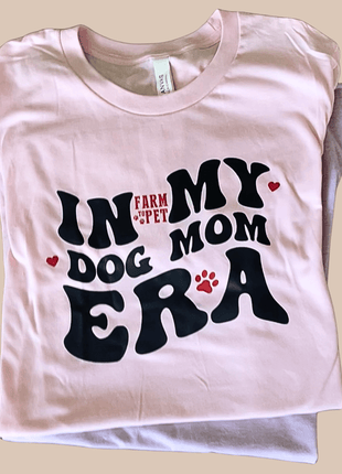 "Dog Mom Era" T-shirt | Paw-fect Gift for Dog Moms